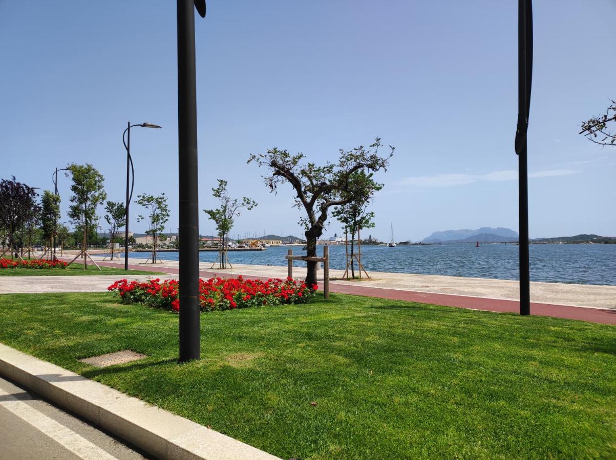 Seaside Apartments Casa Carla E Casa Andrea Olbia Esterno foto