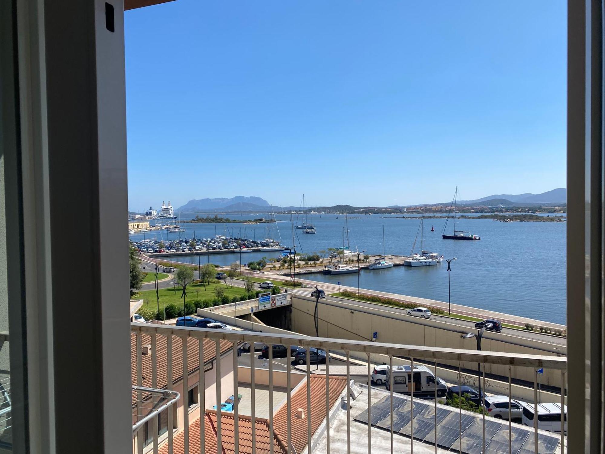 Seaside Apartments Casa Carla E Casa Andrea Olbia Esterno foto